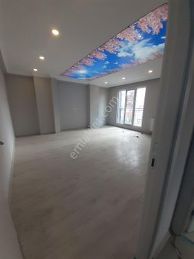 ÇAYIROVA ÖZGÜRLÜK MAHALLESİNDE SATILIK 3+1 ARAKAT DAİRE 