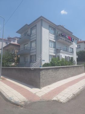 Bahçelievler Mahallesi Karşıyakada 400m2 Arsa İçinde Satılık 3 Katlı Bina