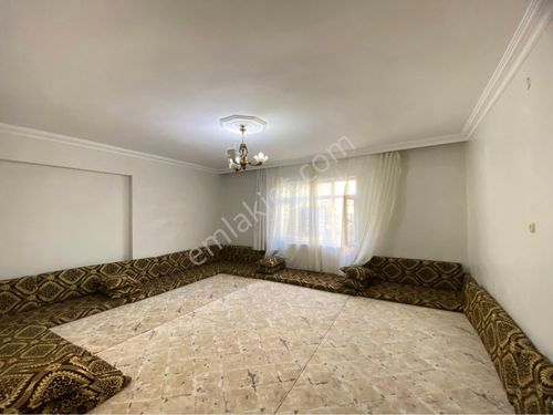 ÜMİT EMLAK’tan SANAYİ MAH. ARA KAT 220m2 ÇİFT BALKONLU DAİRE