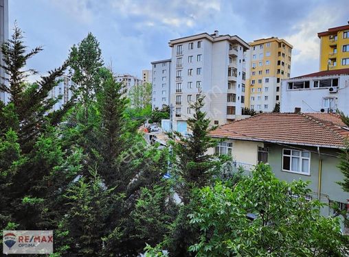 ATAŞEHİR KÜÇÜKBAKKALKÖY'DE SATILIK 2+1 DAİRE