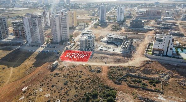 REMAX QUALITY'DEN GÜNEY KÖŞE PARSEL 0.80 EMSAL 921M2