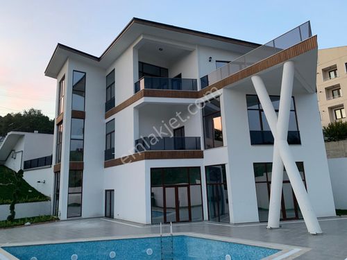 Yalova Termalde Lüx Satılık Villa