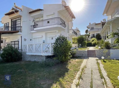 Çeşme Dalyan'da Satılık Villa