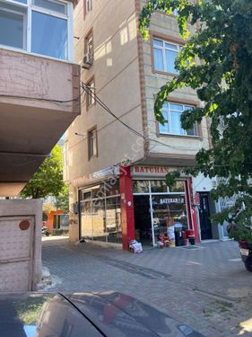 KOCAMUSTAFAPAŞA-ÇEVRE TİYATRO YAKINI-ANA CADDE ÜSTÜ-KÖŞE