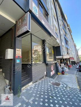 CADDE ÜZERİNDE GENİŞ VİTRİNE SAHİP MASRAFSIZ NET 90 M2 DÜKKAN...