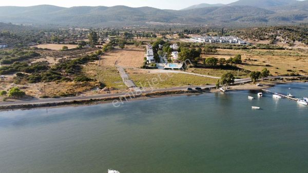 Remax Zümrüt'ten Deniz Manzaralı Bahçeli İkiz Villa Fiyat Düştü