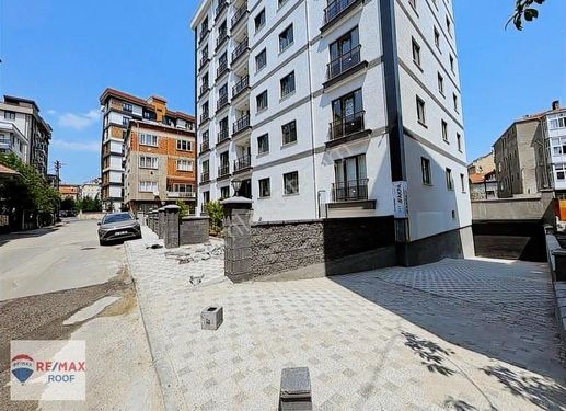 Pendik Yeşilbaglar Mah'de K. Otoparklı Kiralık 3+1 Daire E5- 6dk