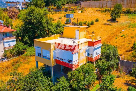 Alanya Dere Türbelinas'ta Satılık 403 M² Tarla Ve 3+1 Müstakil Ev