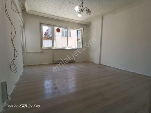 Bağcılar Kirazlı Mahallesi Kiralık 3+1 Daire Geniş Ve Ferah