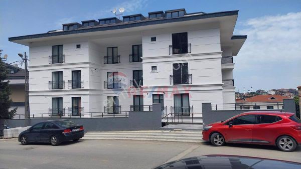 Remax Anı 'Dan Üsküdar Çamlıktepe 'De 2+1 Satılık Daire