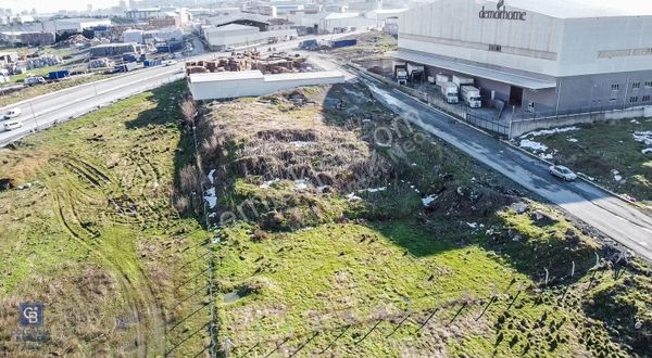 Akçaburgaz'da Satılık 3668 m² Net Sanayi İmarlı Arsa