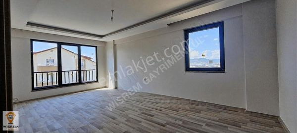 GÖLCÜK DE 3+1, 130 m2, ARA KAT, ASANSÖR, YERDEN ISITMALI DAİRE