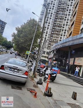 Bağcılar Göztepe Mah. Cadde Üstü Boş 400m2 Dükkan