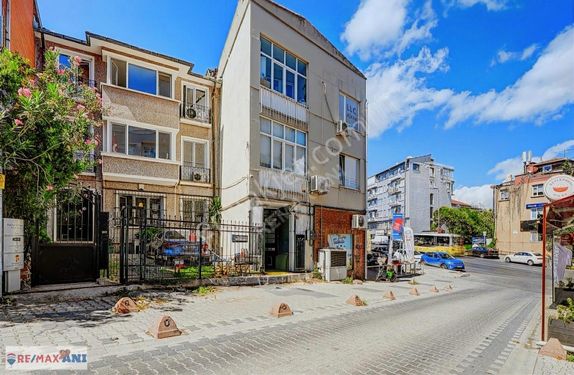 Üsküdar Beylerbeyi 'Nde Bahçeli Satılık Müstakil Bina