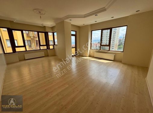 Fener Mah. Ana Yol Kenarında En Çok Aranan Sitede 4+1 185 M2 !!