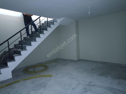 SULTANBEYLİ ADİL MH KİRALIK 300 M2 DÜKKAN