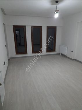 SAHİBİNDEN TEMİZ DOĞALGAZLI ARA KAT DAİRE