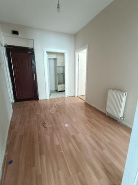 2+1 ANA CADDE ÜZERİ DAİRE