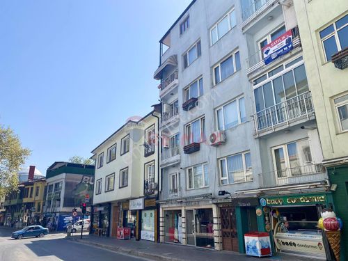 YEŞİL CADDESİ ÜZERİ SATILIK ARA KAT DAİRE