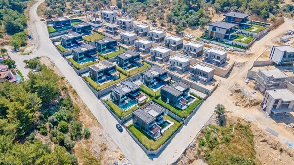  KUŞADASI SOĞUCAKTA 550 M2 ARSA İÇERİSİNDE 4+1 MÜSTAKİL HAVUZLU VİLLA