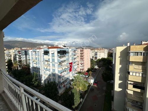 BORNOVA TURYAPTAN MANAVKUYU MAHALLESİNDE KİRALIK 3+1 DAİRE