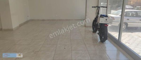 Ümraniye Esenşehir De İmes Karşısı 50m2 Kiralık Dükkan