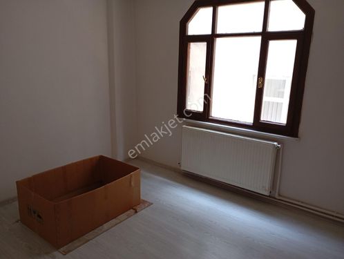 BAĞCILAR İNÖNÜ Mh 110 M2 / 3+1 2. KAT ÇOK UYGUNA SATILIK DAİRE