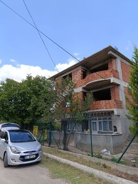 Şehitoğlu Emlak'tan Üç Katlı Toplam 730 M² Bahçeli Ev