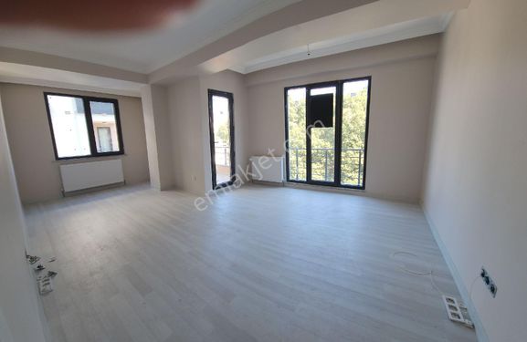  ALEMDAĞ  ÇATALÇEŞME  MAHALLESN'DE  SATILIK  3+1  DAİRE