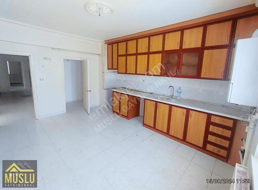 MUSLU GAYRİMENKULDEN BAHÇELİEVLERDE 3+1 SATILIK DAİRE