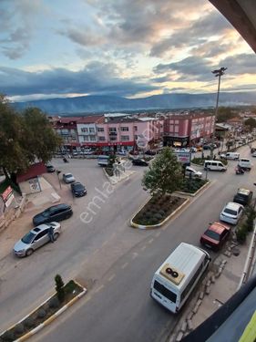 Niksar Şifa Emlaktan Mükemmel Lokasyonda Kiralık 2 Kat Dükkan