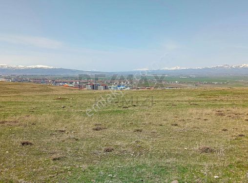 Re/max Kırmızı'dan Erzurum Hilalkent'de Satılık Tarla