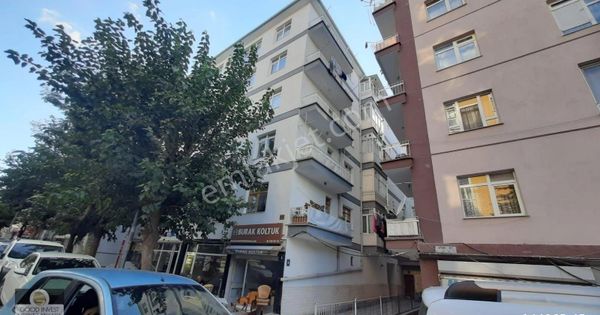 DEMETEVLERDE VATAN CADDESİNİ GÖREN BOŞ 3+1 DAİRE