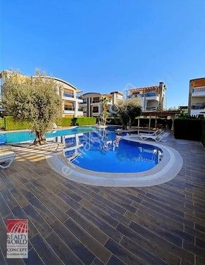 Antalya Konyaaltı'nda asansörlü triplex satılık villa