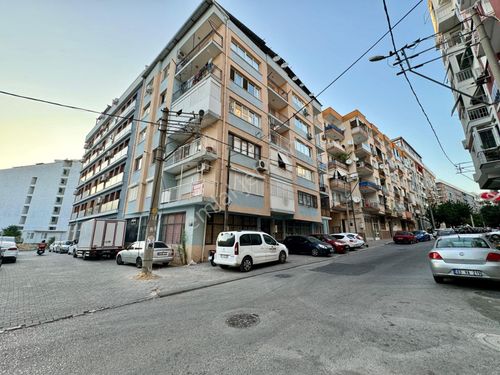 Bornova Erzene Mahallesinde Satılık Ara Kat Doğalgazlı 3+1 Daire