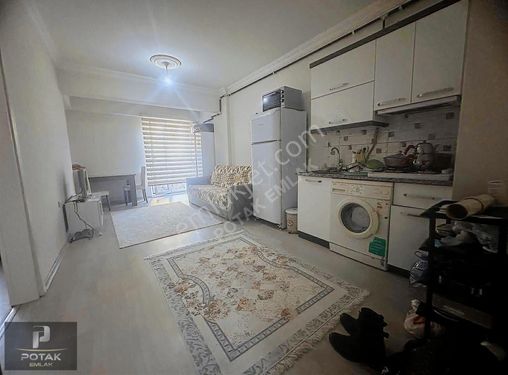 Burdur Zafer Mahallesinde 1+1 Satılık Arakat Eşyalı Daire