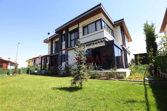 Yukarı Talas da  Ulttra Lüks 8+1  Satılık Villa