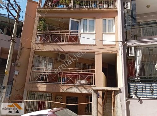 Karabağlar Uğur Mumcu Mh. 108 M2 2+1 3 Katlı Komple Bina Satılık