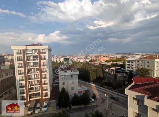 Metronun bitişiğinde 2+1 kiralık daire