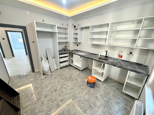 EVİM-NUR'DAN GAZİ CADDESİNE 1 SOKAK MESAFEDE İÇİ FULL YAPILI FIRSAT DAİRE