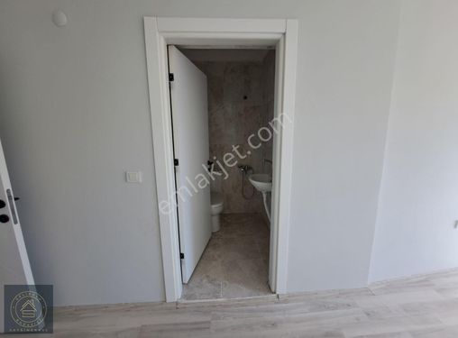 GELİBOLU MERKEZDE SATILIK EBEVEYN BANYOLU GENİŞ 2+1DAİRE