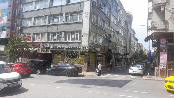 İŞYERİNE KİRALIK KUPON DAİRE !... AKDENİZ CADDESİNDE KÖŞE 1. KAT DAİRE