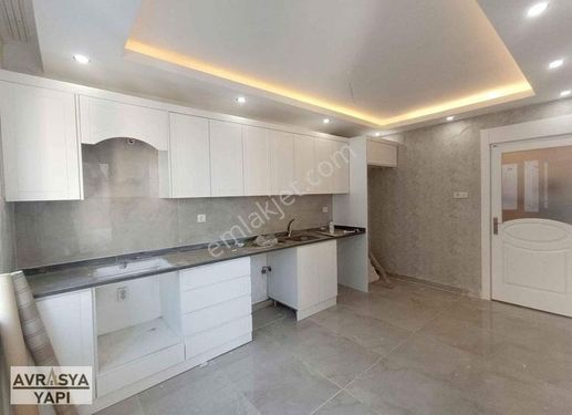 AVRASYA YAPI FARKI İLE ULAŞIMA YAKIN GENİŞ 3+1 DAİRE KOD 4031