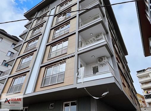 ÇENGELKÖY BAHÇELİEVLER MAH.YENİ BİNA 4 +1 DUBLEKS 215 M2 ALAN