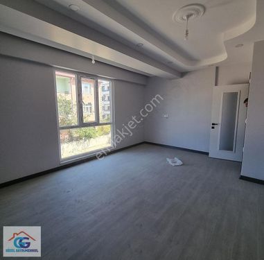 GÖZEL GAYRİMENKULDEN KARTEPE İSTASYON MAHALLESİ 3+1 135M2 ARAKAT