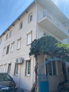 Foça Fevzipaşa Mahallesinde Eşyalı Kiralık Daire 3+1 95m2