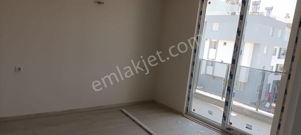  ANTALYA KUMLUCA DA KİRALIK 1+1 DAİRE.  MERKEZ MAHALLESİNDE