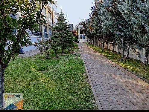 Bağlıca Mermeroğlu Caddesi Geniş Peyzajlı 4+1 Satılık Daire