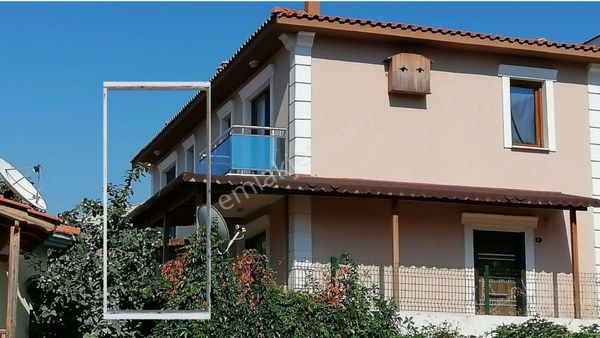 İZMİR YENİ FOÇA PETRA KOYU MEVKİNDE DENİZE YÜRÜME MESAFESİNDE SATILIK 90 M² YAZLIK