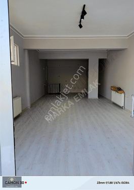  SANATORYUM CADDESİ ÜZERİ 120 M2 DEPOLU İŞYERİ+ÖN BAHÇELİ YAPILI